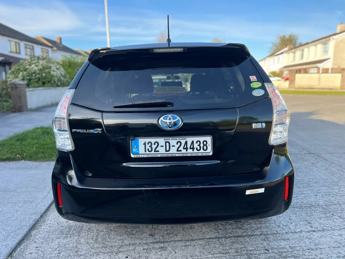Toyota Prius 1.8 hybrid (VERY LOW MILEAGE) - Image 4
