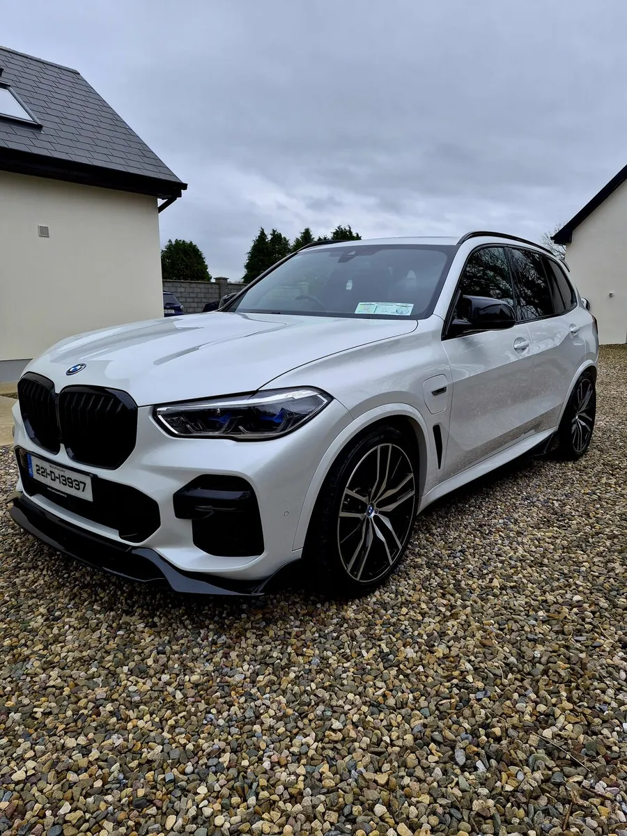 2022 BMW X5 45E  M SPORT X DRIVE. - Image 1