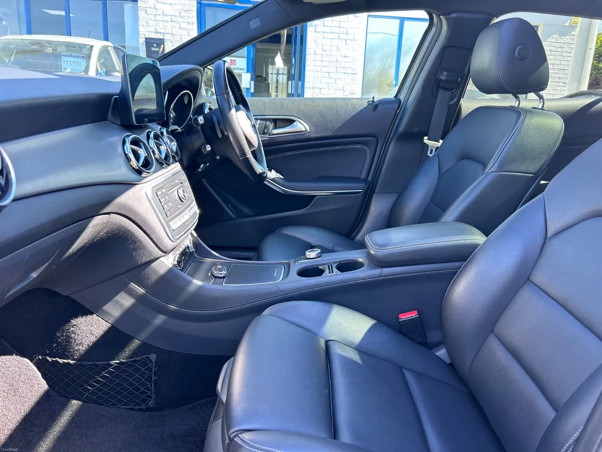 2019 MERCEDES GLA 220 PETROL PREMIUM 4 MATIC 4WD - Image 4