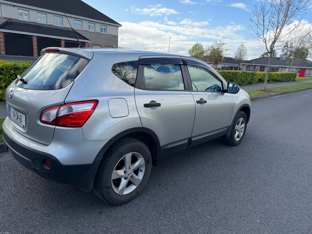 Nissan Qashqai Automatic - Image 3