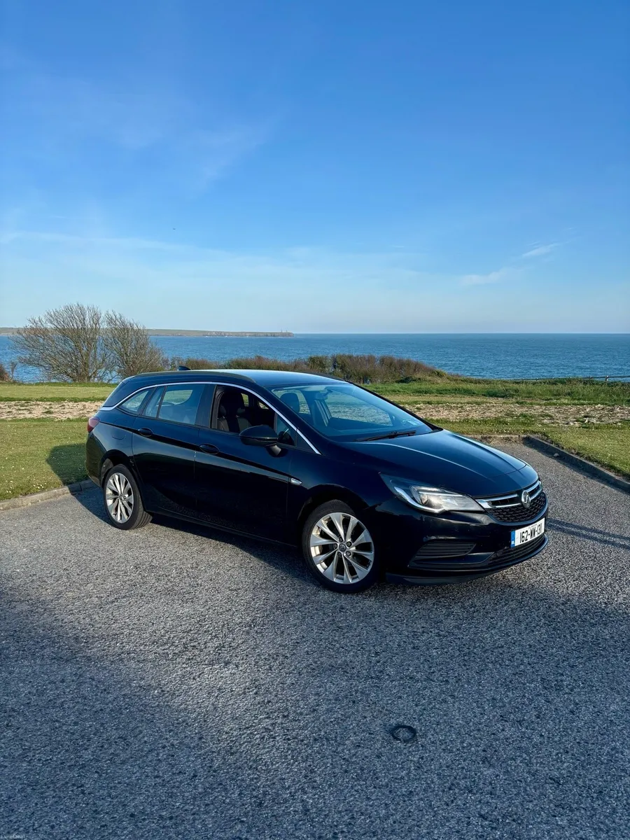 2016 Vauxhall Astra Estate Tech Line - Image 1