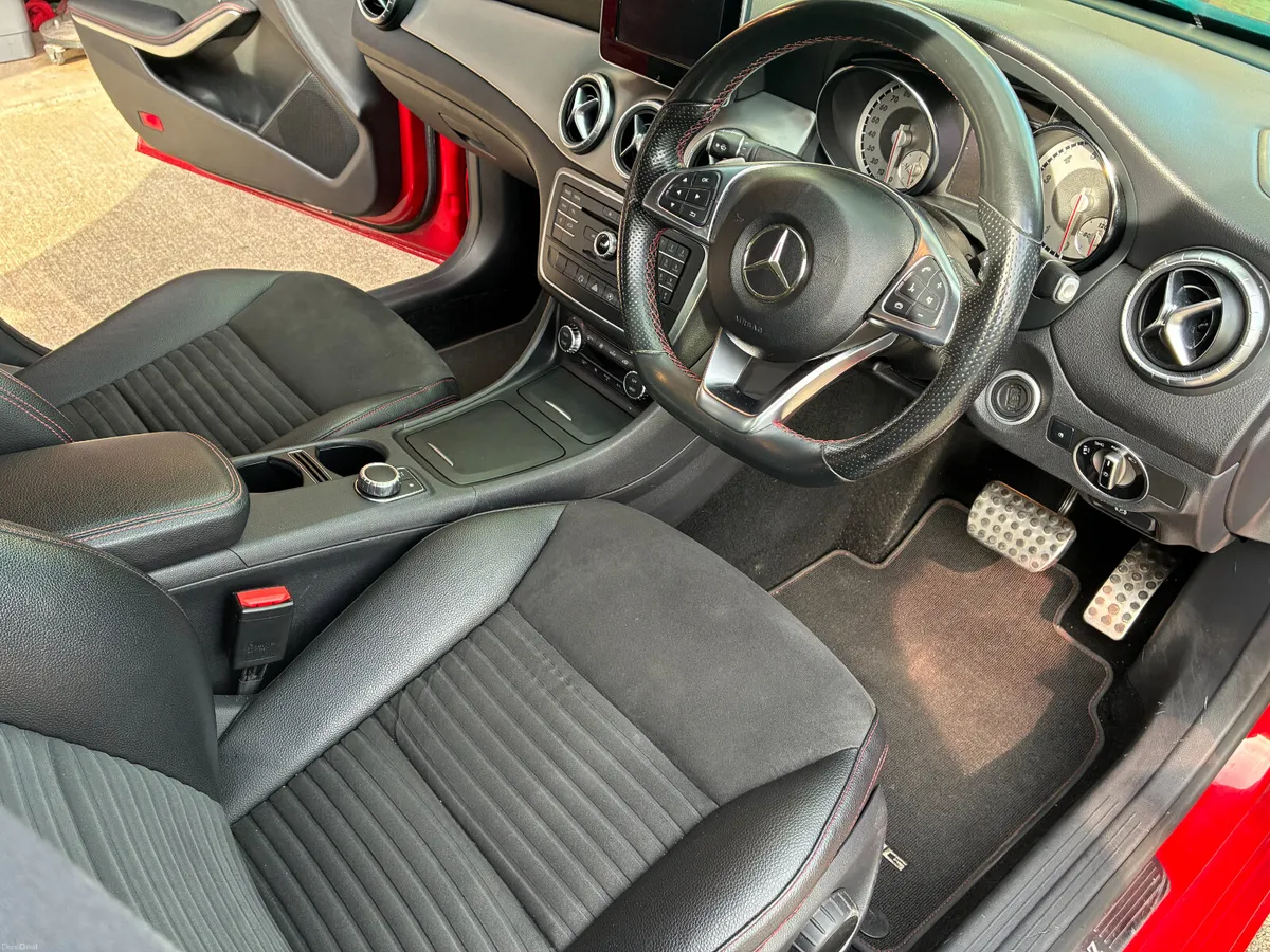 MERCEDES-BENZ 180 AMG SPORT AUTOMATIC - Image 2