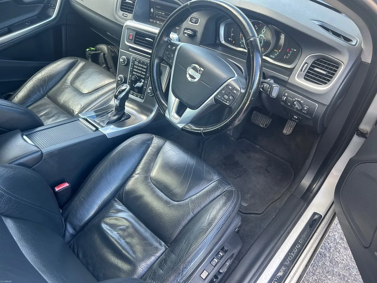 Volvo S60 2013 AUTOMATIC - Image 3