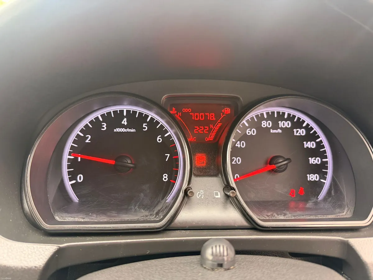 Nissan Note 2014 Automatic - Image 3