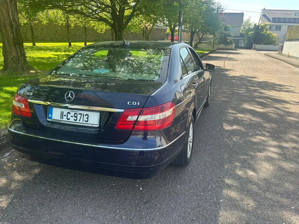 Mercedes-Benz E-Class 2011 - Image 3