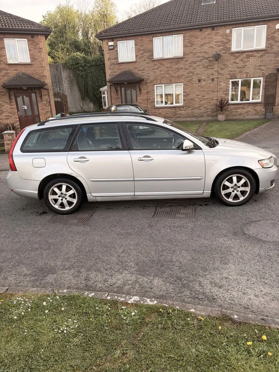 Volvo v50 Esate 2010 1.6 Diesel - Image 2