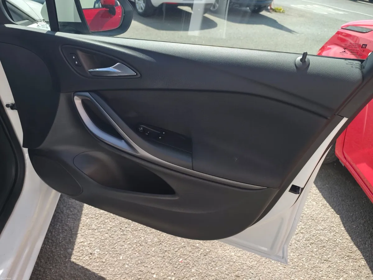 Opel Astra 2016 1.0 Pertol Perfect 2 Years Nct !!! - Image 4