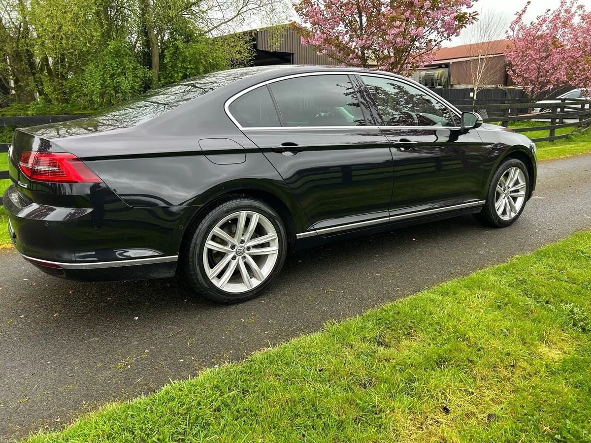 2017 Volkswagen Passat Highline 120 bhp 1.6 diesel - Image 4