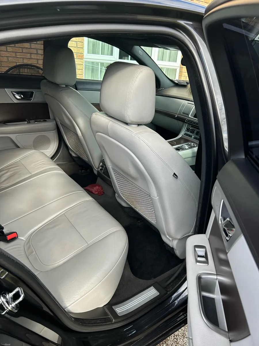 Jaguar XF - Image 4
