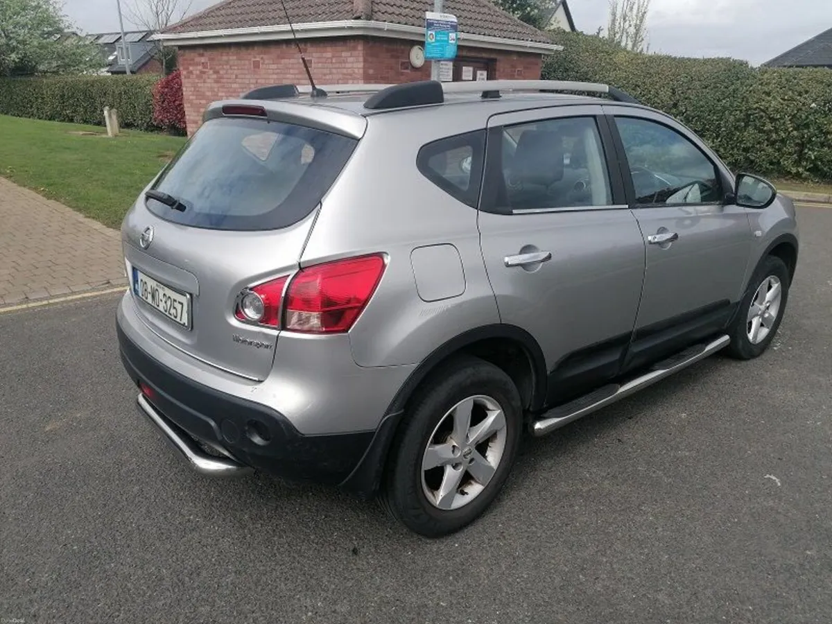 Nissan Qashqai 1.6 petrol, new NCT, low mileage - Image 4