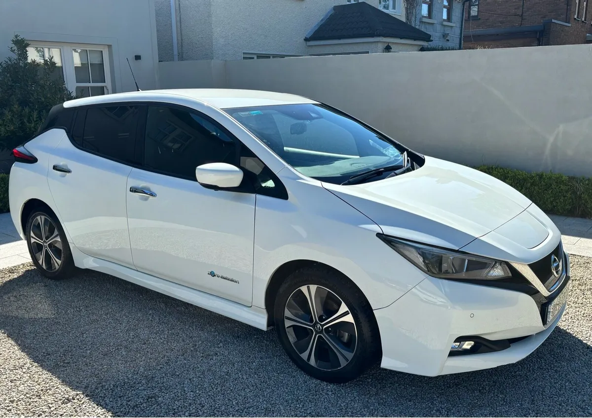 2019 Nissan Leaf SV Premium 40KW - Image 1