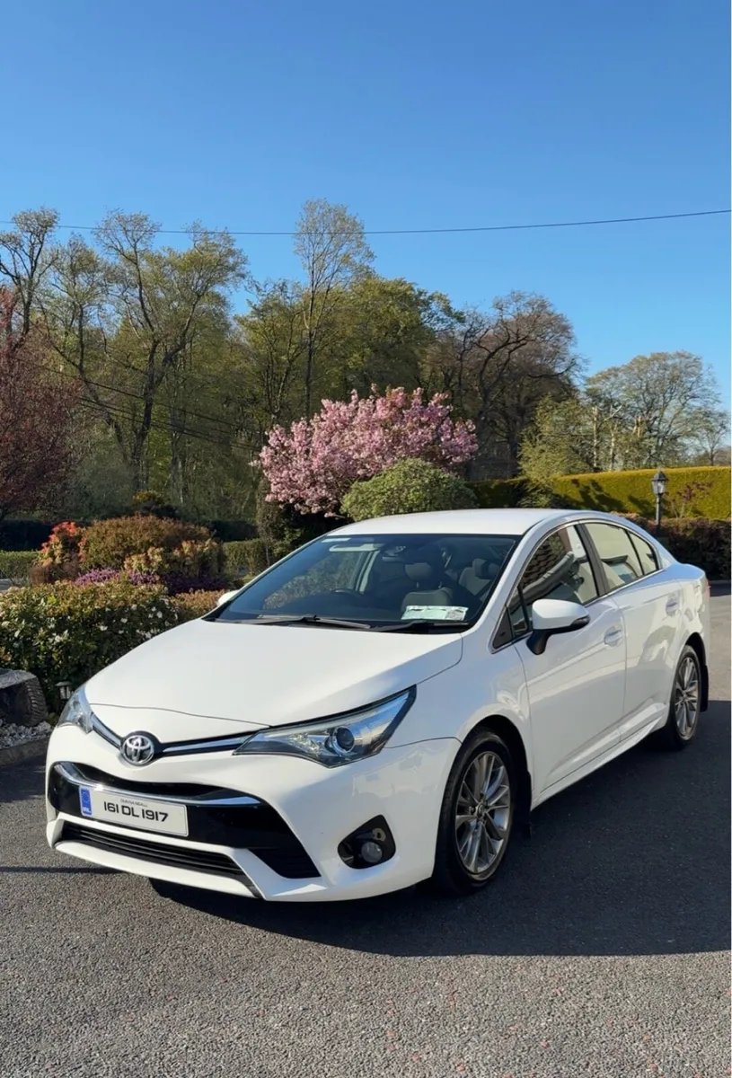 2016 Toyota Avensis Luna - Image 1
