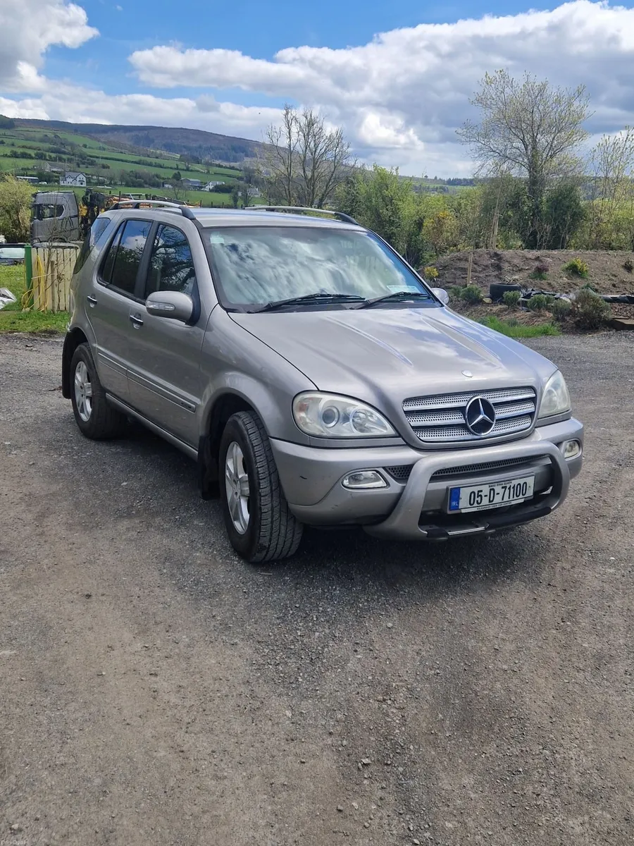Mercedes-Benz M-Class 2005 - Image 1