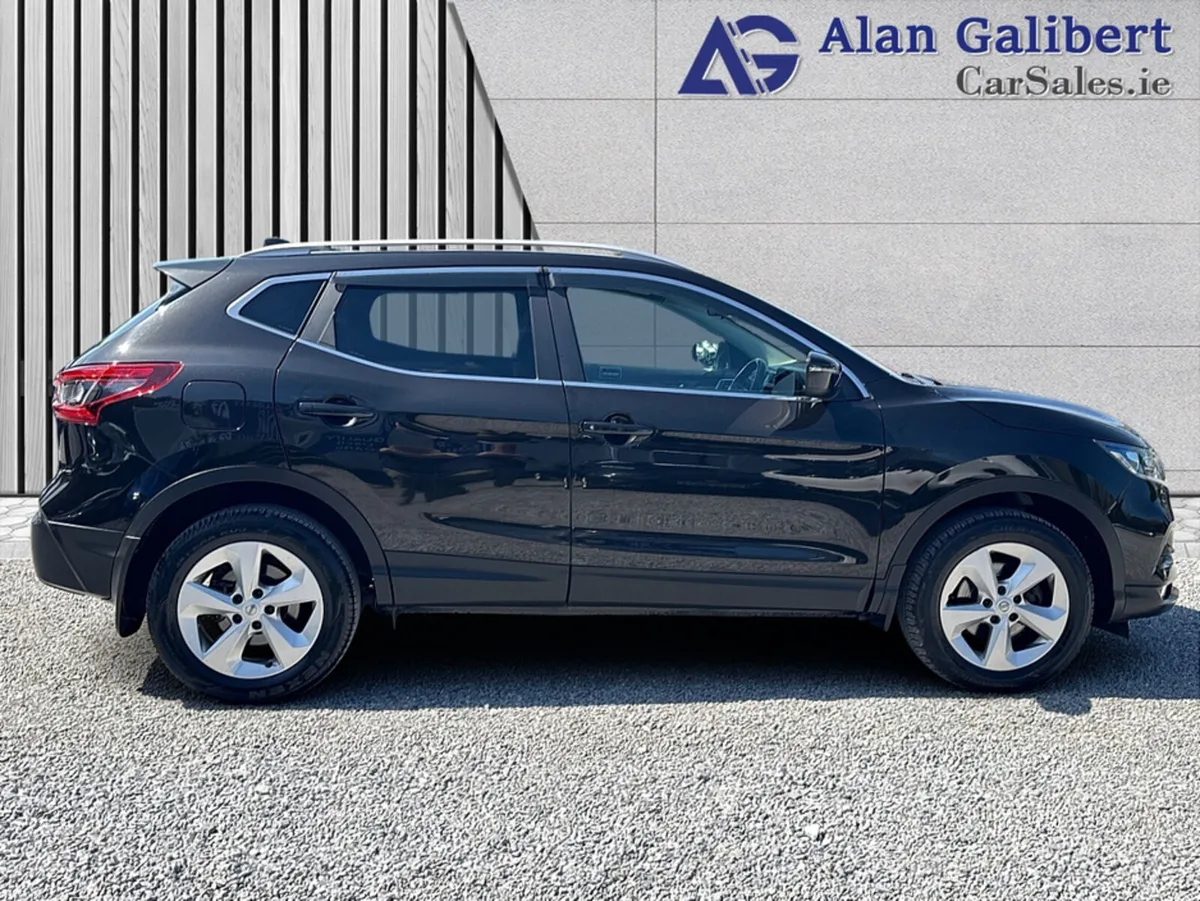 Nissan Qashqai 1.5 SV 18 4DR - Image 3