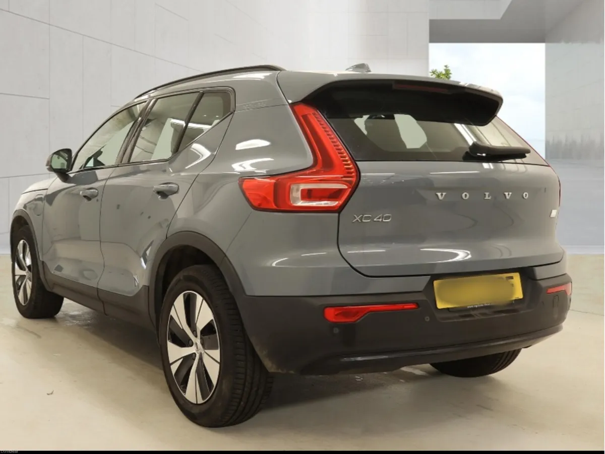 Volvo XC40 2022 Plus Full Leather - Image 3