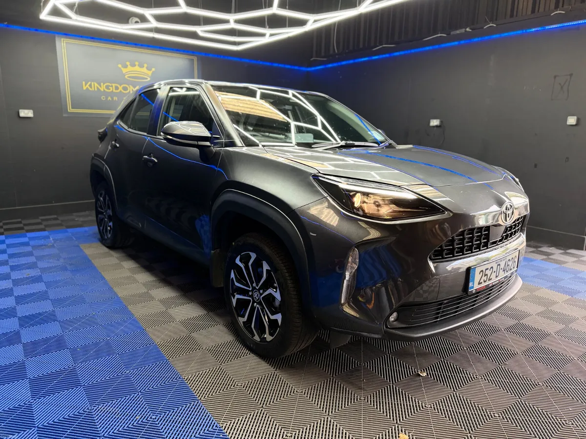Toyota Yaris Cross 1.5 petrol-hybrid,Automatic - Image 2