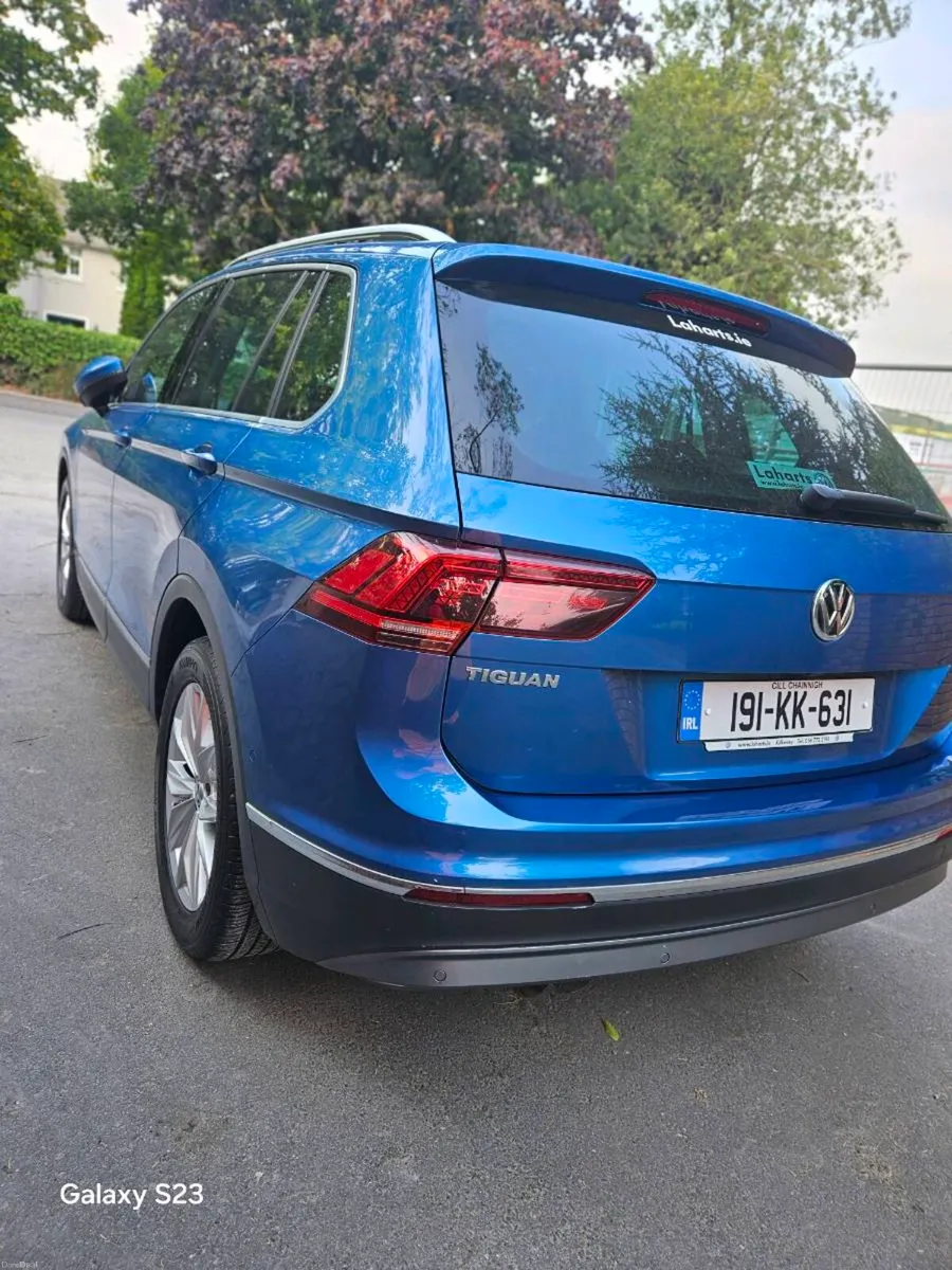 Volkswagen Tiguan SUV 2.0TDI Blue Automatic - Image 2