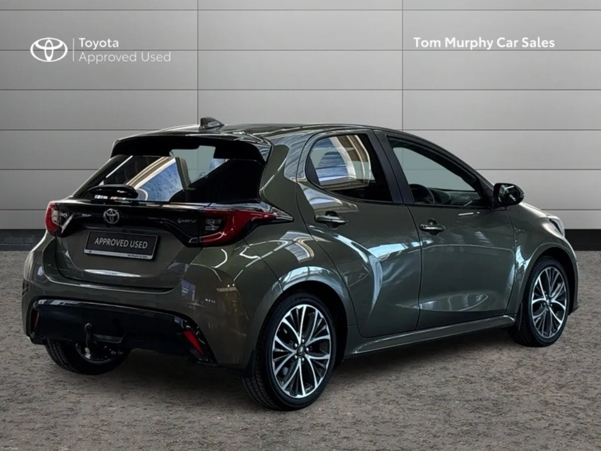 Toyota Yaris YARIS HYBRID PLATINUM - TOP SPEC - CO - Image 2
