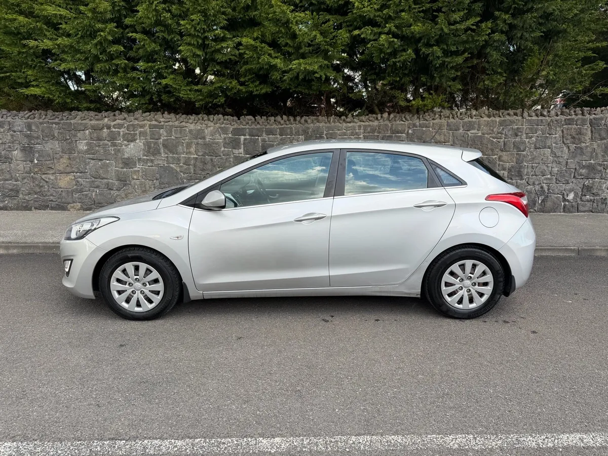 Hyundai i30 2015 - Image 2