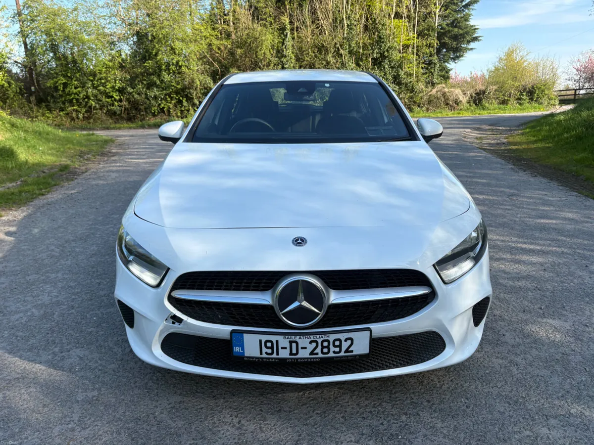 Mercedes-Benz A-Class 2019 Manual 1 owner - Image 2