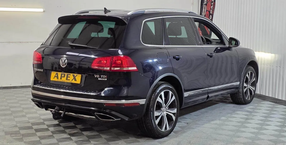 Volkswagen Touareg DIESEL ESTATE - Image 3