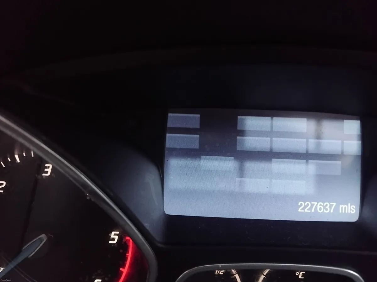 Ford Focus 2011 - Image 2