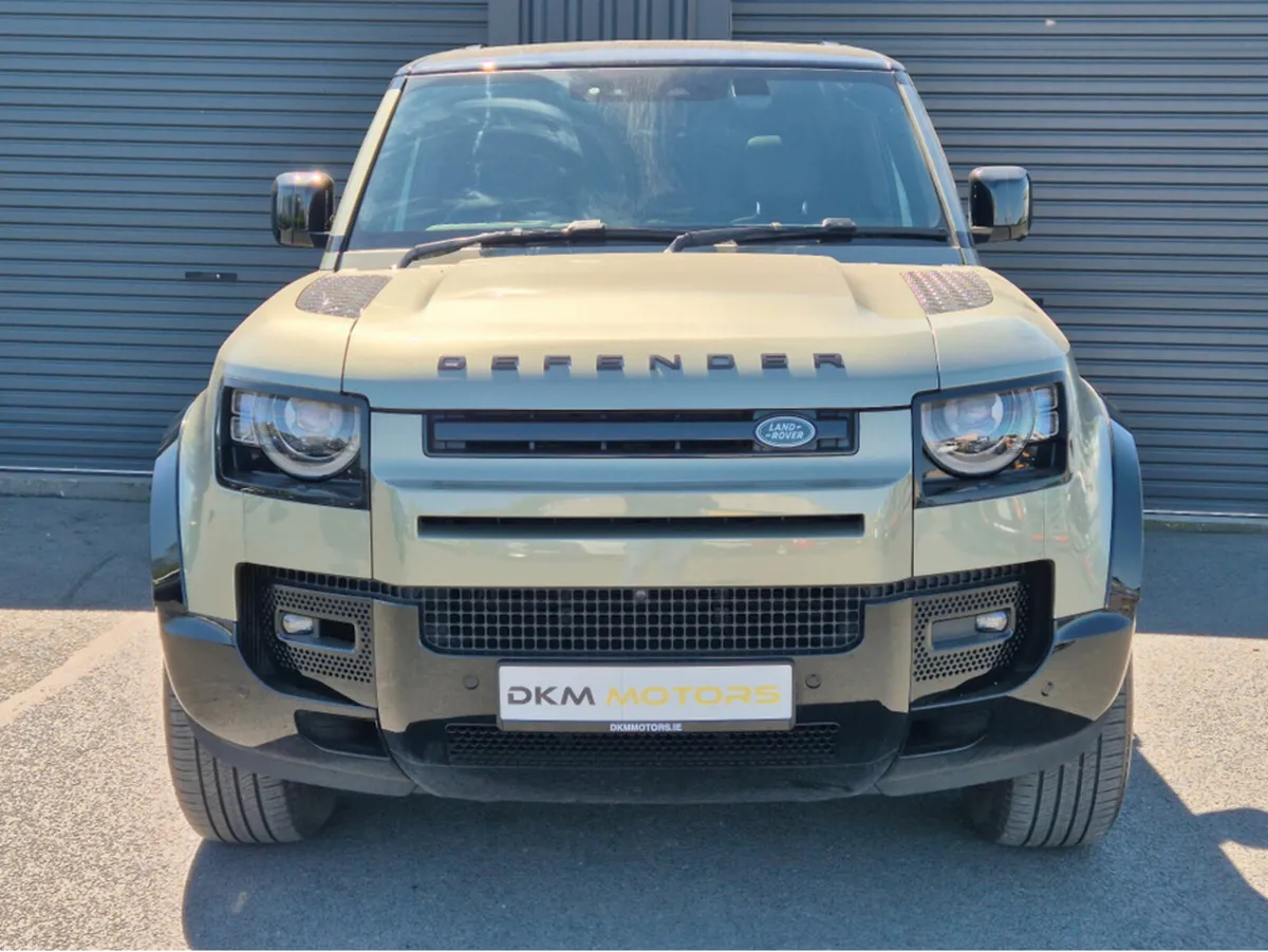 Land Rover Defender X-DYNAMIC HSE PHEV - Image 2