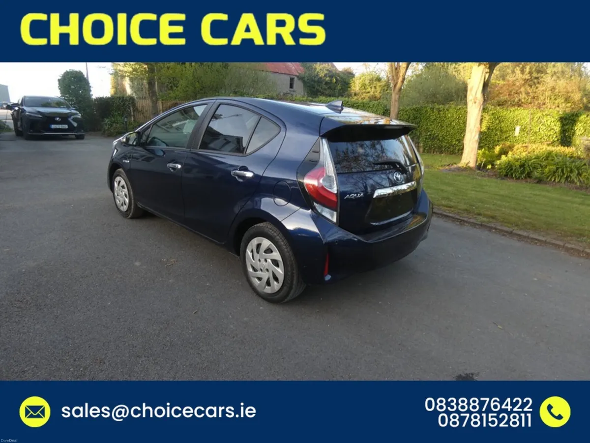 Toyota Aqua 1.5 AUTO HYBRID KEYLESS GO - Image 4