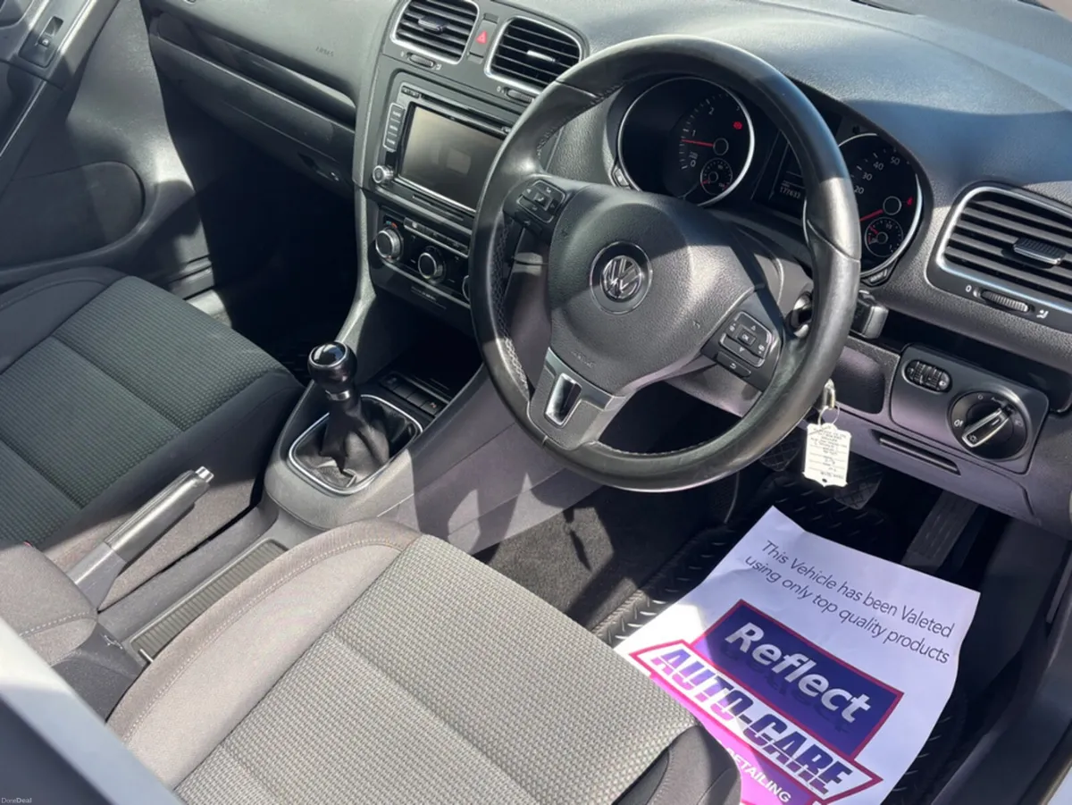 Volkswagen Golf 1.6 TDI MATCH 105PS 5DR - Image 2