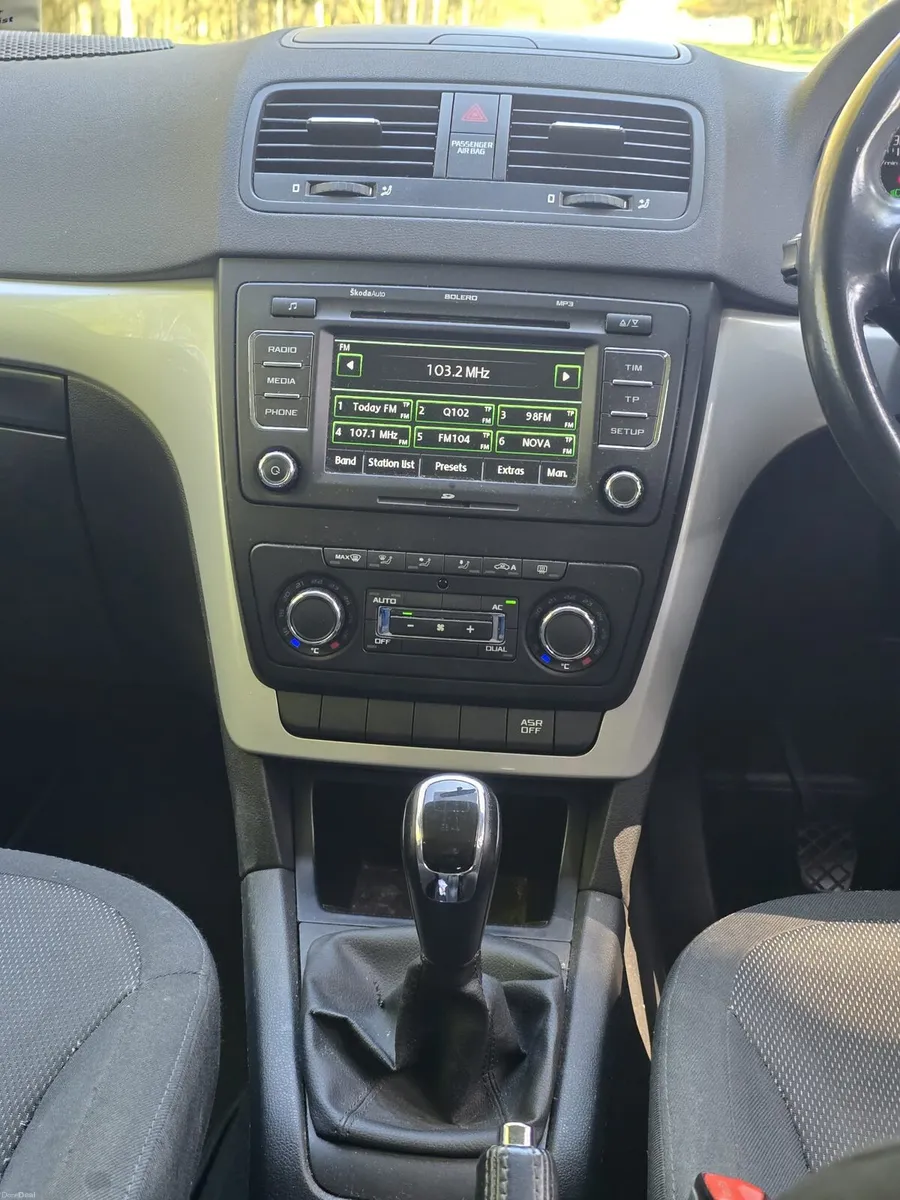 SKODA Yeti 2 DIESEL 110 MILES NCT 05 27 PARKING SE - Image 4