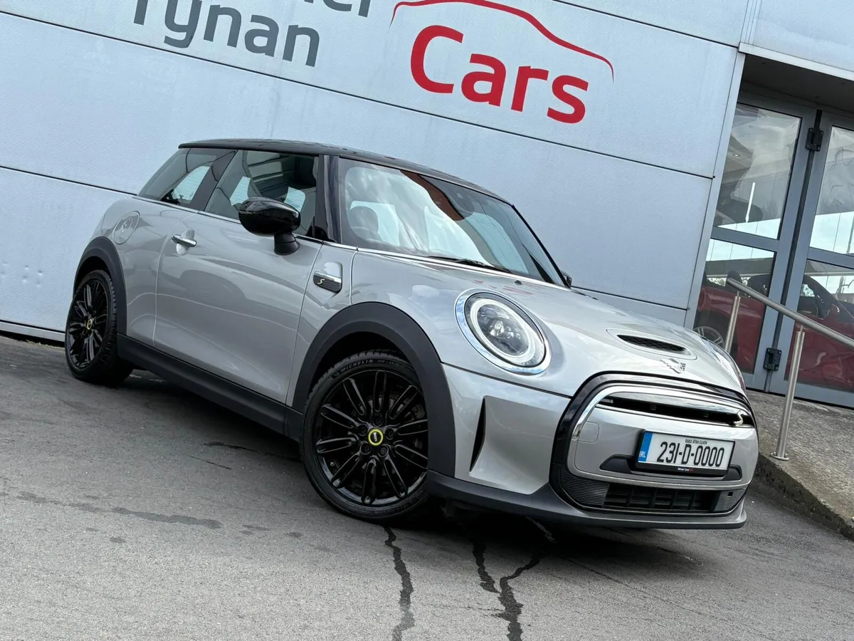 Mini Cooper EV2, 17" Alloys, Black Roof, CarPlay - Image 2