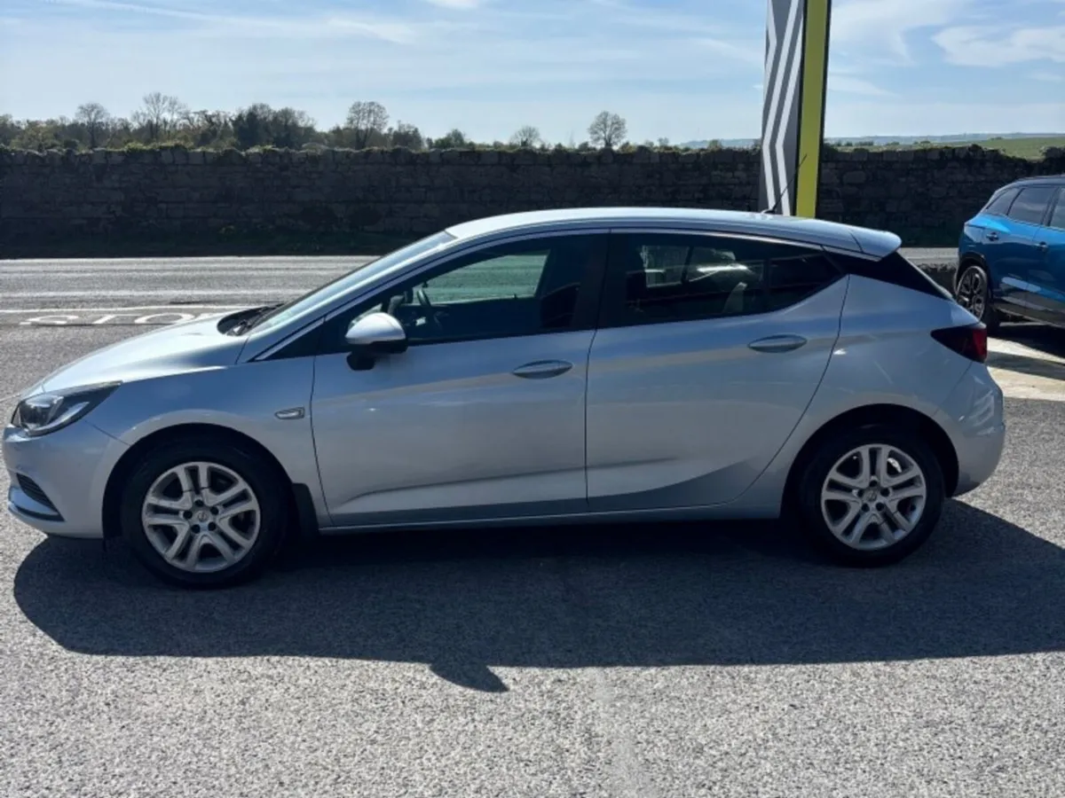 Opel Astra 1.6CDTi 110PS SC - Image 4