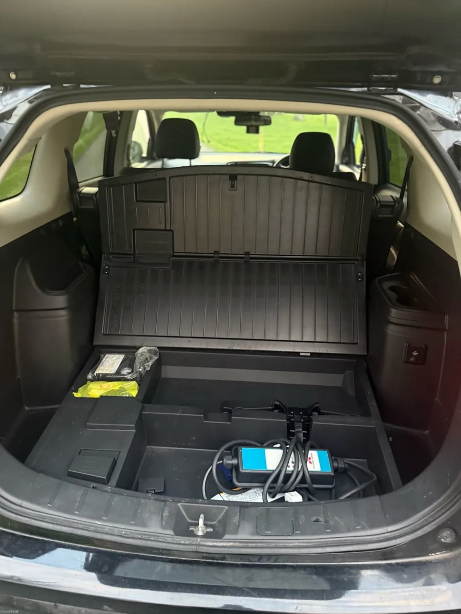 Mitsubishi Outlander 2018 Automatic PHEV - Image 5