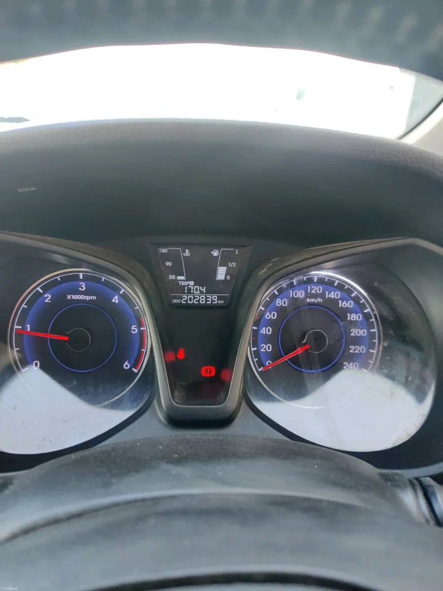 2015 Hyundai IX20 diesel €4750 - Image 4