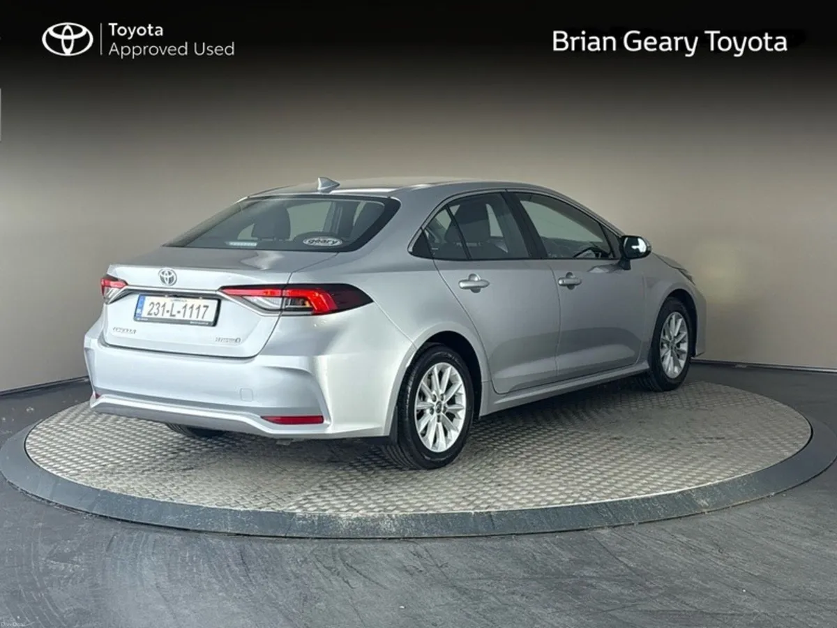 Toyota Corolla HYBRID LUNA SALOON - Image 2