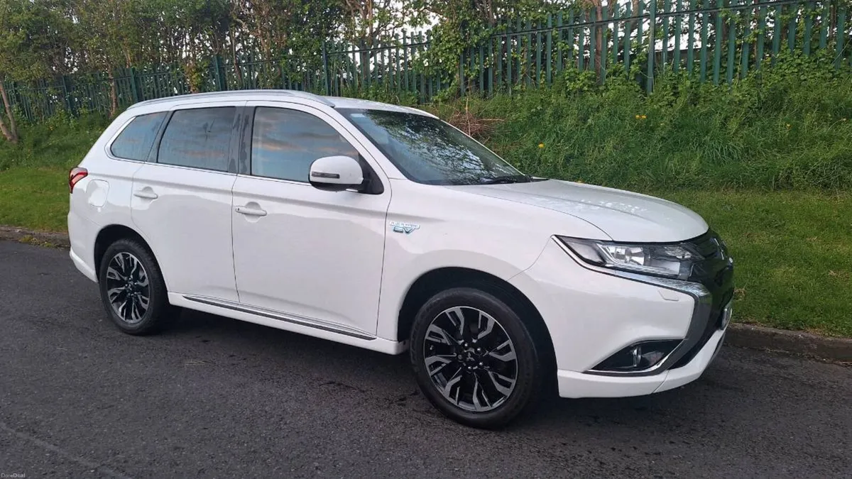 Mitsubishi outlander 2.0 phev 4x4 - Image 4