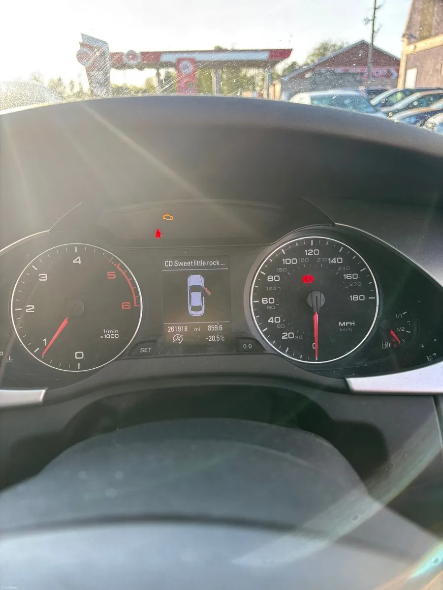 Audi A4 2010 - Image 4