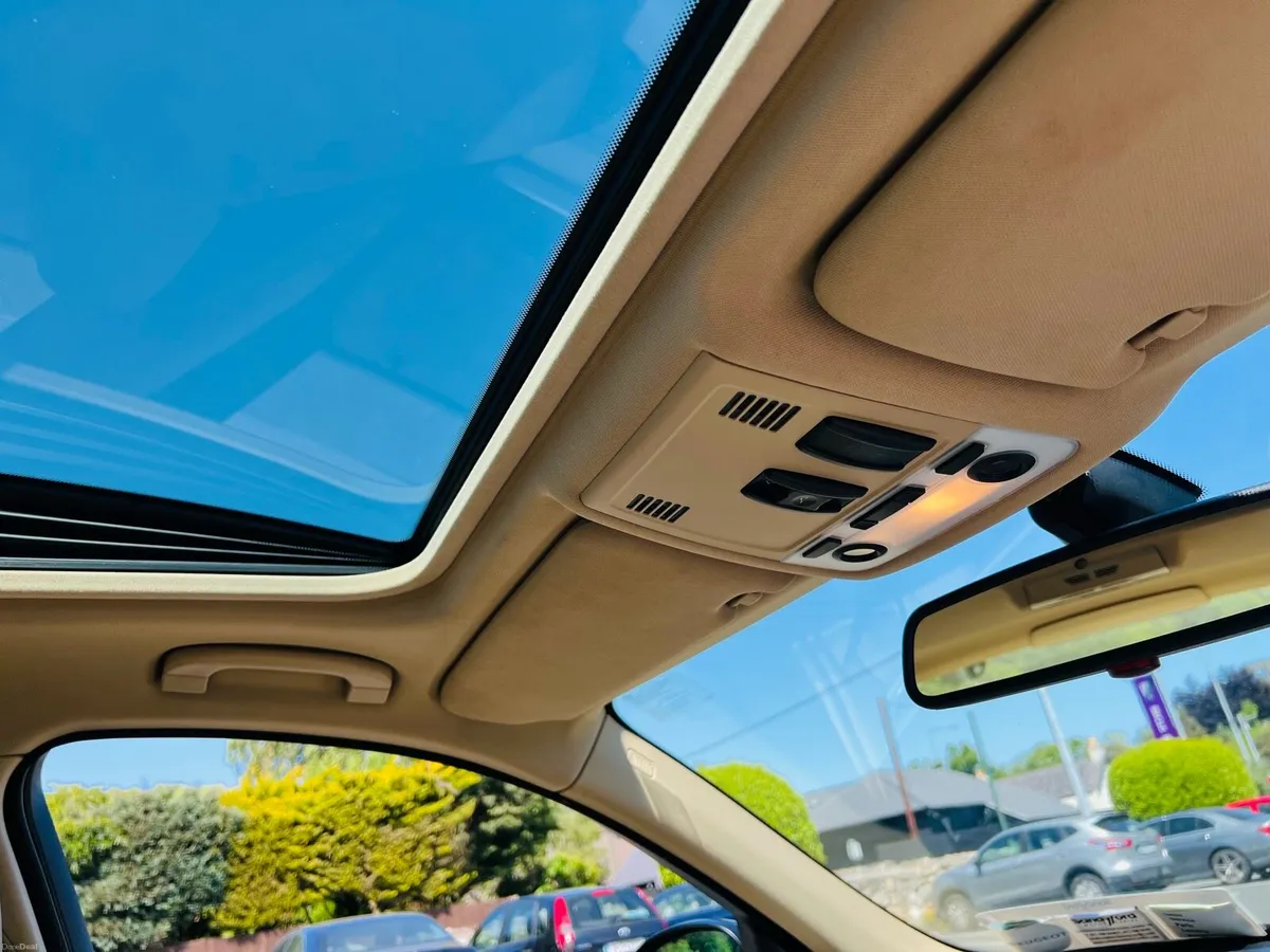 BMW 320i AUTO - Image 4