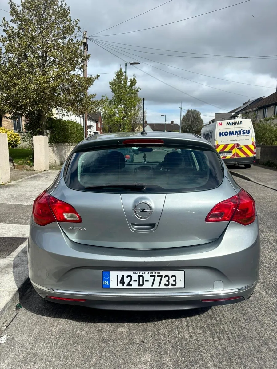 Opel Astra 2014 – Clean, Reliable & Economical - Image 3