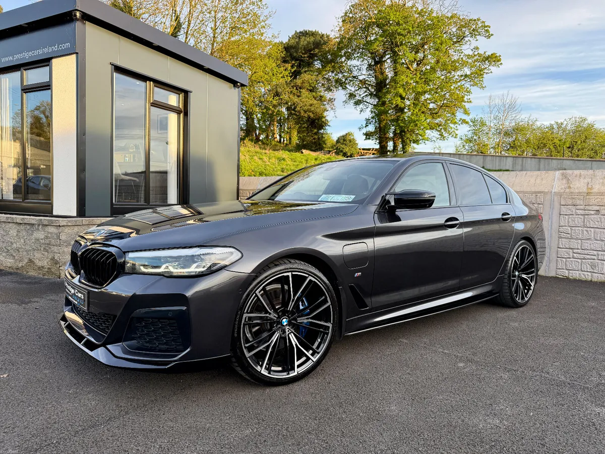211 BMW 530e M SPORT,BODY KIT,SUNROOF,CAMERAS,NCT - Image 1