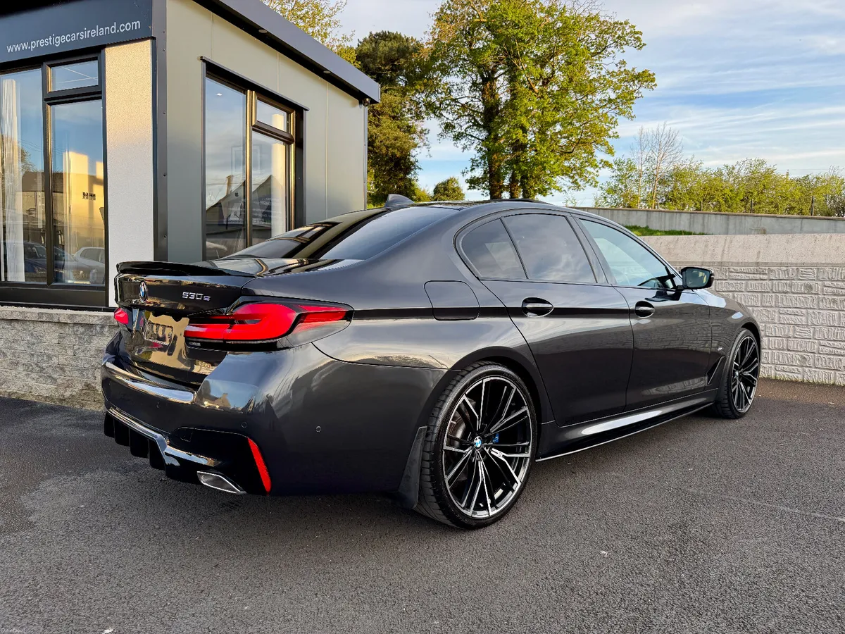 211 BMW 530e M SPORT,BODY KIT,SUNROOF,CAMERAS,NCT - Image 6