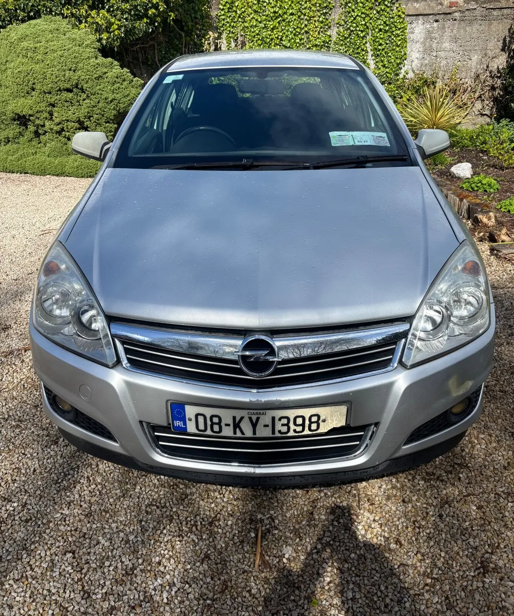 Opel Astra 2008 - Image 1