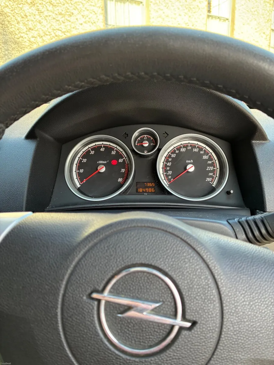 Opel Astra 2010 - Image 3