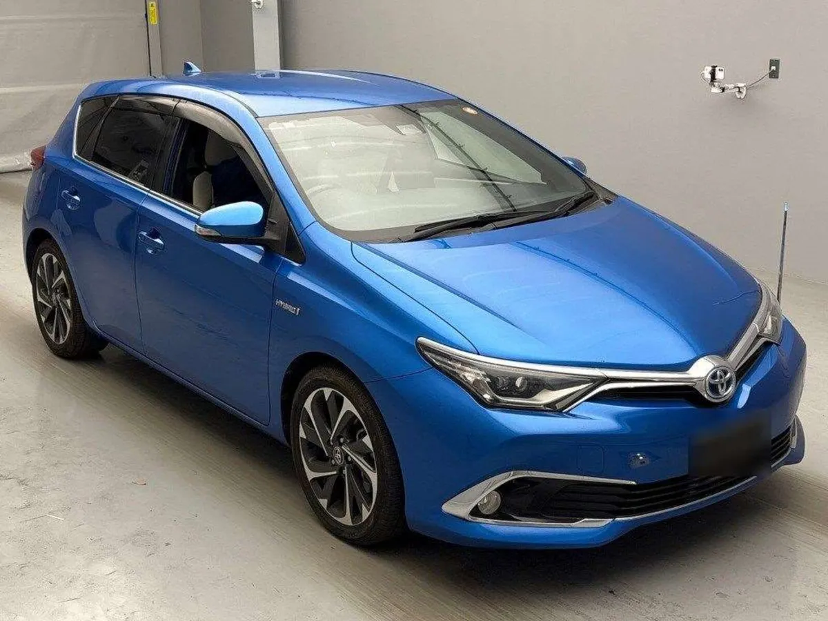 2017 Toyota Auris Hybrid - Image 1