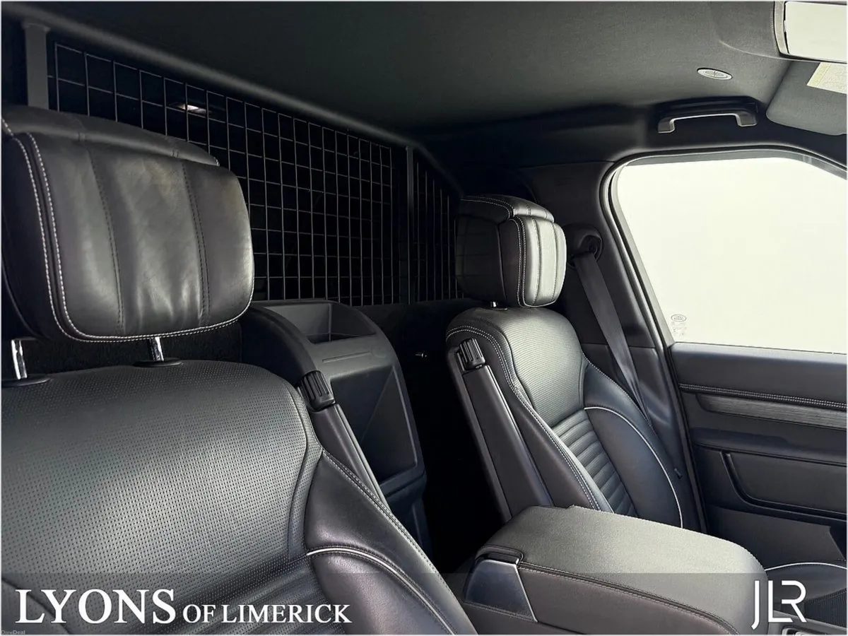 Land Rover Discovery DISCOVERY 3.0 SD6 R-Dynamic 2 - Image 3