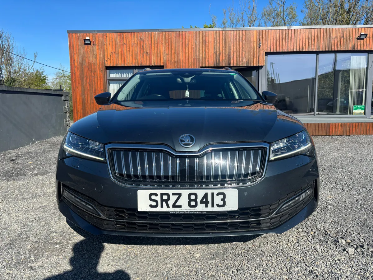 Skoda Superb 2022 - Image 2