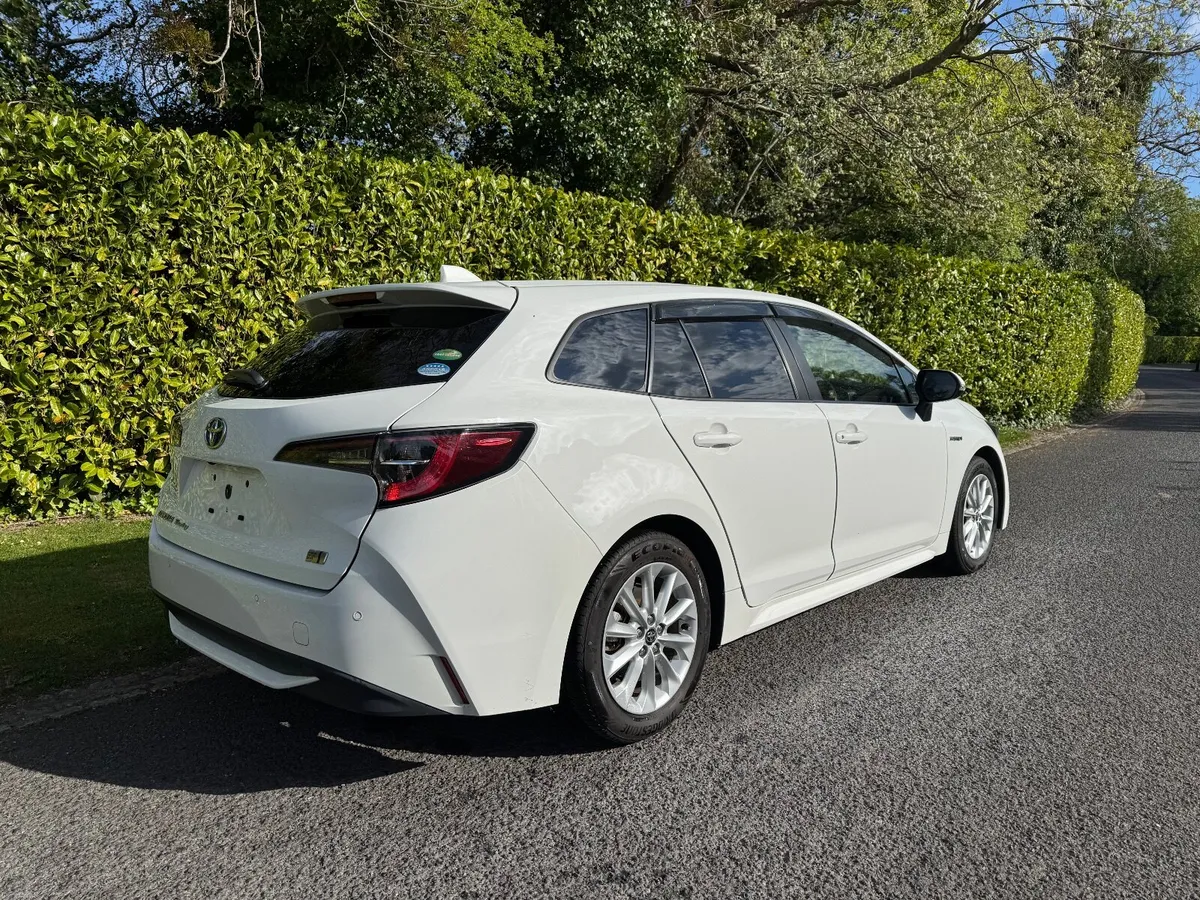 2020 Toyota Corolla Touring Estate 1.8 Hybrid - Image 4