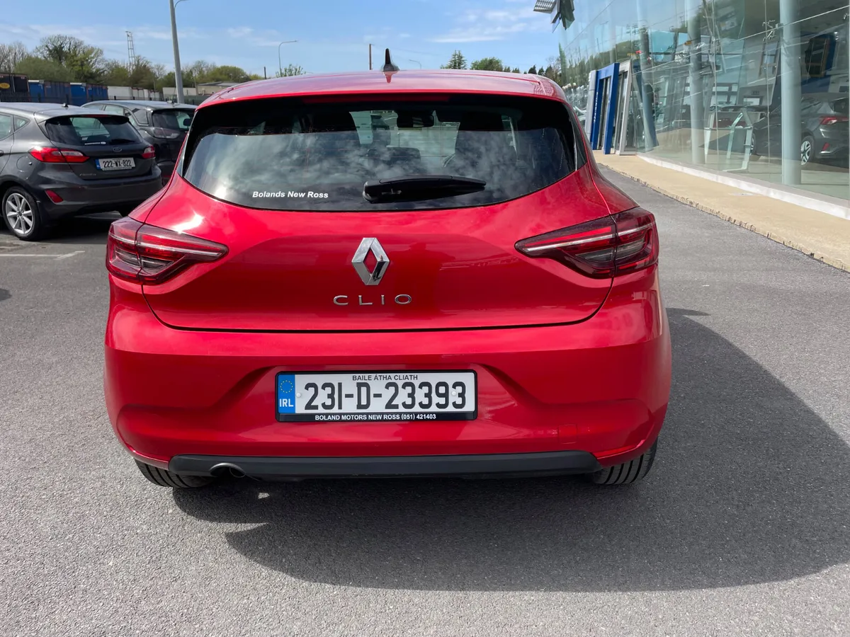 Renault Clio 2023 - Image 4