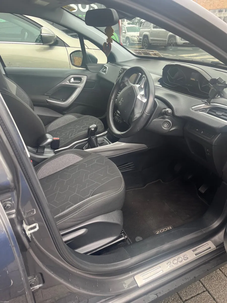 Peugeot 2008 2018 - Image 6
