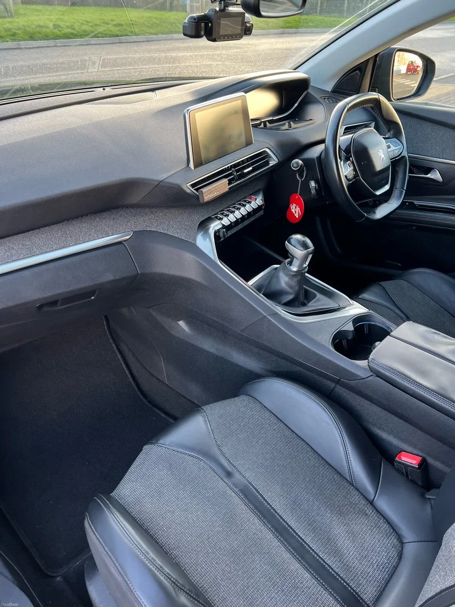 Peugeot 5008 Allure 2018 new tax NCT  01.28 150 HP - Image 4